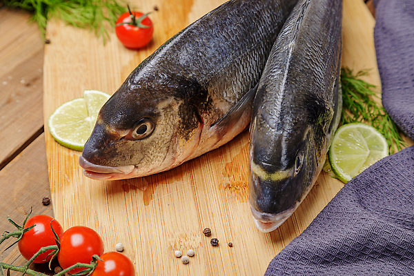 포토 JPG 해외이미지 음식 백그라운드 채소 방울토마토 탁자 피망 어류 사람없음 식사 저녁식사 판넬 레몬 향신료 준비 레시피 성분 딜 해외202310 해외포토 가구 토마토 과일 수중동물 향미료 파일형식