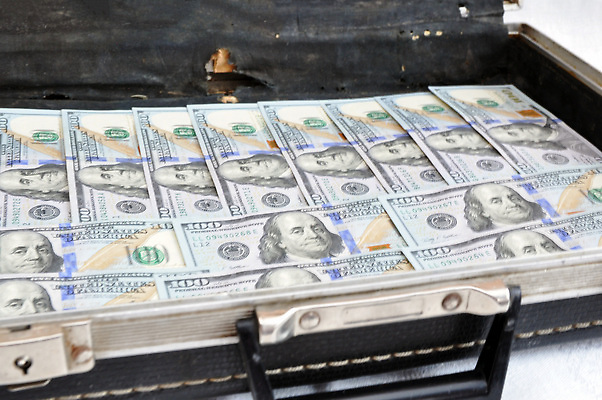 포토 JPG 해외이미지 종이 지폐 돈 서류가방 가방 비즈니스 포장 날씨 휴가 사람없음 금융 사무실 달러 여행가방 수확 짐 절도 가득함 복고 섬유 계산서 부정부패 옛날 해외202310 해외포토 잡화 농업 경제 직물 범죄 재산 파일형식