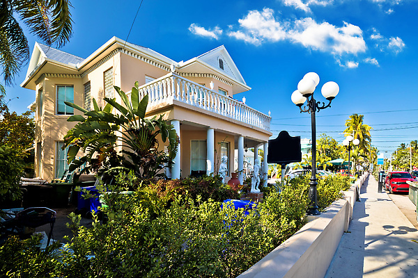 포토 JPG 해외이미지 바다 여행 백그라운드 건축양식 자연 하늘 열쇠 휴가 거리 풍경 사람없음 야외 건물 물 여름 파란색 컬러풀 뷰티 탑 미국 도시 소라 대륙 쿠바 타운 포인트 대서양 남쪽 공화국 랜드마크 파라다이스 플로리다 해외202310 해외포토 자연요소 건축물 계절 건축 나라 컬러 북아메리카 어패류 금융 중앙아메리카 방향 생태계 파일형식