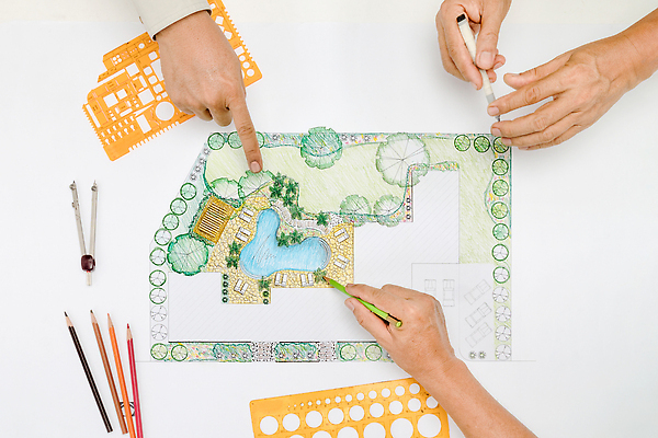 포토 JPG 해외이미지 손 디자인 산업 선 비즈니스 호텔 거리 주택 아이디어 풍경 잔디 사람없음 정원 도구 침대 연못 엔지니어 변화 재산 고급 계획 건축가 디자이너 땅 스케치 갑판 빌라 고객 그림 조경 윤곽 청사진 주인 개발 뒤뜰 프로젝트 해외202310 해외포토 식물 직업 가구 컨셉 배_교통 숙소 미술 건물 신체부위 금융 기술자 파일형식