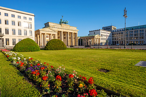 포토 JPG 해외이미지 구름 디자인 꽃 유럽 로우앵글 조각 여행 건축양식 하늘 아침 독일 파노라마 사람없음 건물 관광지 햇빛 태양 조각상 여행객 문 거울 수확 역사 복고 대문 베를린 천연기념물 랜드마크 명승지 옛날 해외202310 해외포토 주간 자연요소 식물 건축물 건축 나라 뷰포인트 농업 촬영기법 사람 풍경 조형물 파일형식