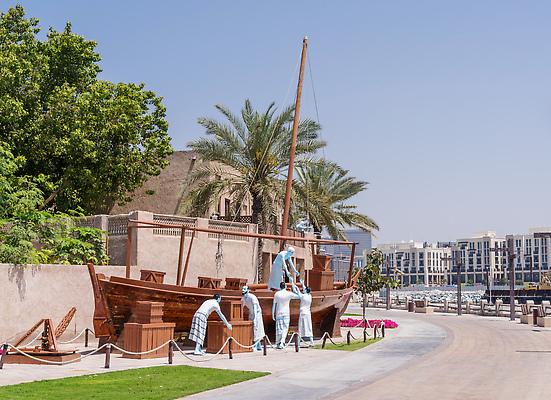 포토 JPG 해외이미지 모델 전통 문화 여행 건축양식 거리 사람없음 건물 탑 골동품 화물 바위 도시 보트 개울 역사 재산 박물관 지역 타운 이웃 두바이 랜드마크 로딩 아랍어 옛날 해외202310 해외포토 건축물 건축 배_교통 금융 강 운송업 돌_바위 아랍에미리트 파일형식