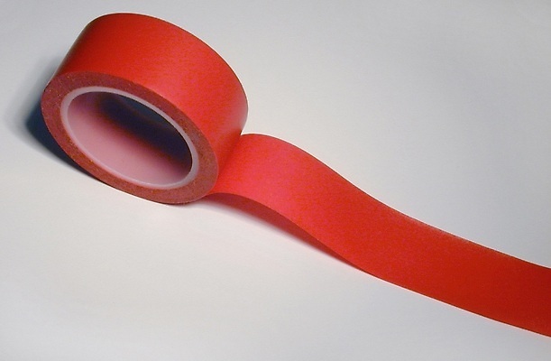 포토 JPG 해외이미지 사람없음 빨간색 플라스틱 롤 테이프 비닐 대각선 해외202310 해외포토 선 컬러 재질 문구용품 파일형식