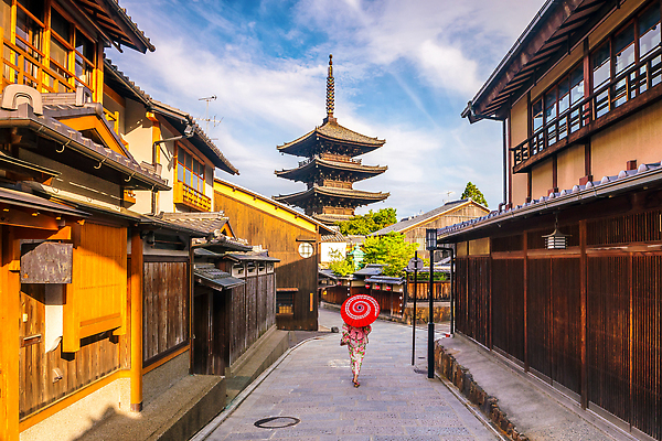 포토 JPG 해외이미지 전통 아시아 종교 문화 선 여행 불교 우산 건축양식 하늘 아침 거리 동양인 사람없음 건물 목재 빨간색 도시풍경 계단 탑 일본 도시 사찰 지역 타운 스카이라인 단계 랜드마크 사당 옛날 해외202310 해외포토 주간 나무 건축물 건축 나라 컬러 재료 종교건축 인종 풍경 파일형식