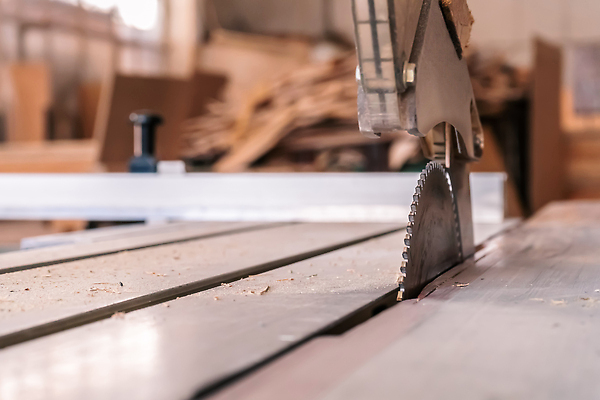 포토 JPG 해외이미지 나무 직업 산업 가구 공장 노동자 기술 창조 사람없음 목재 기계 공구 업무 원형 칼날 작업실 수리 자르기 목수 만들기 날카로움 목공예 잡동사니 DIY 공예가 부스러기 수목 철강 톱밥 톱질 해외202310 해외포토 도형 식물 생활용품 재료 공업 모션 취미 도구 작업 가루 공예 파일형식