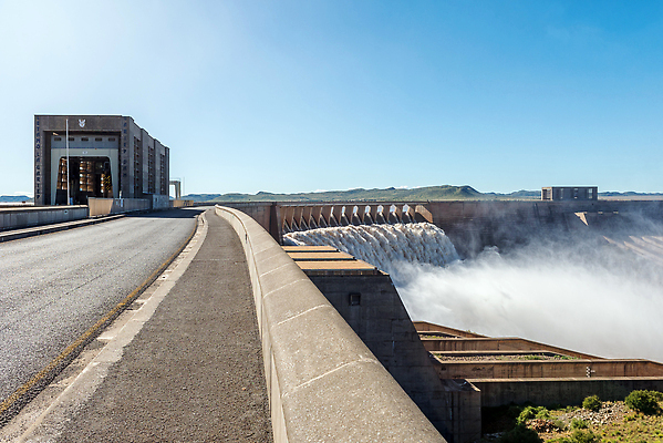 포토 JPG 해외이미지 공공시설 도로 호수 여행 아프리카 아침 풍경 사람없음 물 여름 강 햇빛 맑음 시골 큼 아스팔트 홍수 분무기 남아프리카 콘크리트 해외202310 해외포토 주간 자연요소 계절 나라 길 교통시설 날씨 태양 크기 자연재해 시설 파일형식