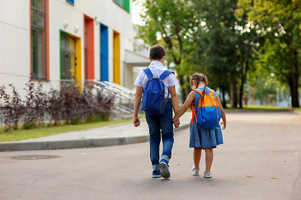 포토 JPG 해외이미지 백인 학생 라이프스타일 교육 도로 어린이 셔츠 배낭 학교 모션 자연 아침 넥타이 한명 소년 야외 초록색 파란색 스터디 컬러풀 햇빛 노란색 일출 일몰 봄 자유 흰색 탈출 대학교 바둑 내추럴 남동생 지능 견습생 해외202310 해외포토 주간 서양인 1 잡화 계절 남자 길 컬러 컨셉 상의 가방 교통시설 놀이 사람 생활 학습 태양 노을 생태계 동생 파일형식