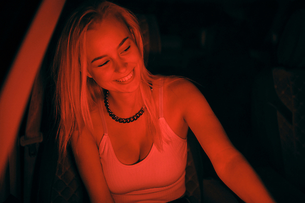 포토 JPG 해외이미지 백인 응시 여자 감정 얼굴 교통수단 여행 창문 교통시설 자동차 청소년 휴식 실내 한명 사람 앉기 성인 뷰티 화려 우아함 닫기 야간 저녁 택시 승객 동영상 여자만 여자한명만 성인만 유흥 슬로모션 해외202310 해외포토 자연요소 서양인 1 시선 육상교통 교통 컨셉 모션 승용차 촬영기법 내부 신체부위 시설 파일형식