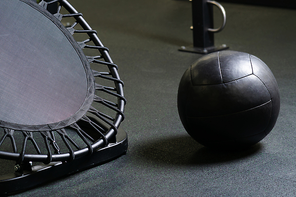 포토 JPG 해외이미지 라이프스타일 스포츠 컨셉 장난 공 놀이 아침 주택 건강 사람없음 야외 목재 초록색 여름 운동 약 기쁨 장비 악단 원형 놀이터 몸무게 인도인 갑판 스웨터 철 스위스 연습 클럽 체육관 체조 반항 뒤뜰 미니 철강 케틀벨 콜로라도 튕기기 해외202310 해외포토 주간 도형 외국인 나무 계절 감정 유럽 음악 컬러 상의 배_교통 재료 의학 모션 동양인 건물 생활 미국 파일형식