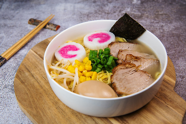 포토 JPG 해외이미지 전통 아시아 문화 음식 백그라운드 젓가락 양파 뼈 건강 육류 돼지고기 요리 동양인 사람없음 초록색 계란 일본 검은색 식사 저녁식사 흰색 신선 면 사발 해조류 수프 굽기 먹기 국수 매움 피클 소금 토핑 생강 점심식사 고립 맛있는 해외202310 해외포토 나라 컬러 채소 식재료 모션 수저 인종 알 면류 사기그릇 해양식물 맛 구이 절임 파일형식