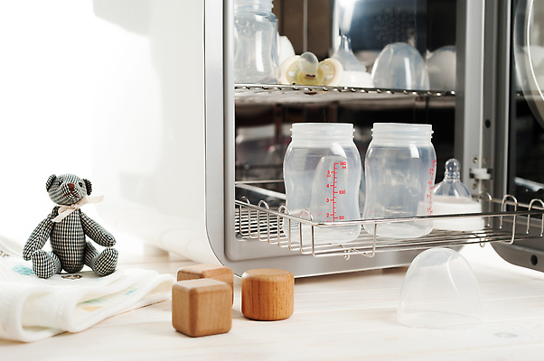 포토 JPG 해외이미지 어린이 새로움 건강 병원 안전 사람없음 빛 장난감 바구니 기계 장비 아기 신생아 씻기 드라이어 준비 닦기 박테리아 혁명 돌봄 소독 위생관리 자외선 해외202310 해외포토 컨셉 의학 모션 관리 사람 청결 미용용품 파일형식