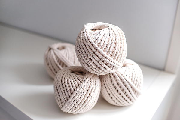 포토 JPG 해외이미지 1 디자인 선 밧줄 줄 백그라운드 패턴 공 가정 자연 표면 나선형 취미 사람없음 컬러풀 갈색 유행 활발 수확 덮개 흰색 직물 면 원형 뜨개질 그룹 실 코드 상품 바느질 묶기 천 싱글 질감 매듭 롤 부드러움 실타래 섬유 노끈 DIY 양모 핸드메이드 해외202310 해외포토 도형 컬러 컨셉 무늬 농업 모션 뚜껑 감각 생태계 파일형식