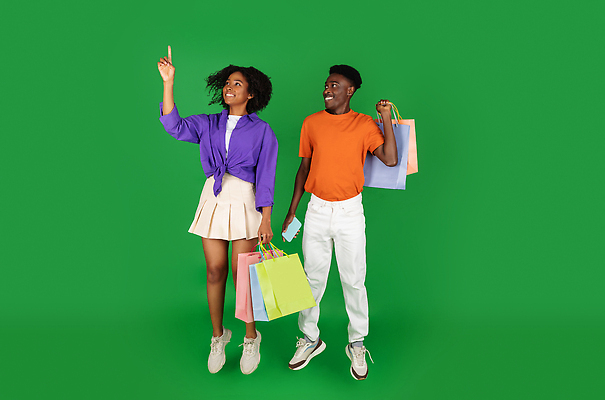 포토 JPG 해외이미지 전신 라이프스타일 커플 남자 감정 흑인 결혼 백그라운드 인터넷 가방 손가락 가족 관계 남편 함께함 실내 관리 사랑 미소 사람 두명 초록색 쇼핑 세일 얼음 공백 아내 구매 자르기 포인트 온라인 고립 가상 카피스페이스 제의 밀레니얼 해외202310 해외포토 자연요소 서양인 손 잡화 컬러 컨셉 모션 표정 이벤트 내부 생활 금융 경제 파일형식