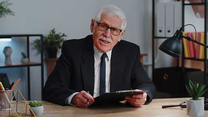 포토 JPG 해외이미지 직업 교육 할아버지 남자 비즈니스 CEO 사업가 통신 성공 회의 주택 직장 실내 대화 한명 앉기 금융 노트북 학습 사무실 공책 업무 비즈니스맨 발표 토론 종업원 책상 상담 경영자 면접 부름 온라인 동영상 책임자 경영 프리랜서 화상통화 해외202310 해외포토 1 노년 가구 컨셉 회사 모션 문구용품 말하기 사람 내부 건물 경제 전자제품 작업 직장인 리더 통화 파일형식