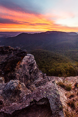 포토 JPG 해외이미지 나무 구름 컬러 여행 오렌지 자연 하늘 산 풍경 사람없음 야외 빨간색 세로 파란색 계곡 일몰 놀람 절벽 황무지 호주 즐거움 암초 강렬 절정 해외202310 해외포토 자연요소 식물 감정 과일 표정 노을 오세아니아 생태계 파일형식