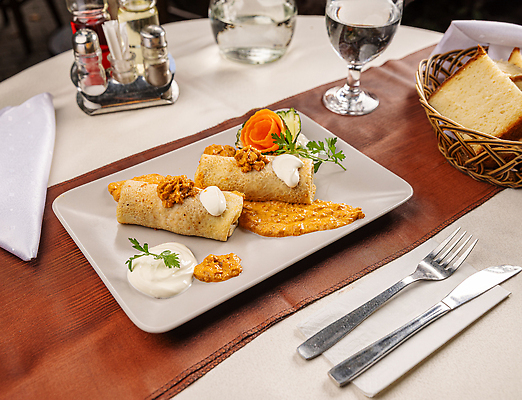 포토 JPG 해외이미지 음식 포장 탁자 육류 사람없음 식당 식사 저녁식사 찌개 굽기 가득함 크림 메뉴 매움 롤 팬케이크 점심식사 폭식 다진 땅바닥 얇은 크레이프 맛있는 해외202310 해외포토 가구 식재료 디저트 바닥 케이크 상점 맛 구이 파일형식