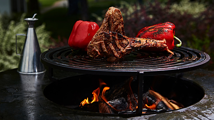 포토 JPG 해외이미지 음식 백그라운드 채소 불 뼈 육류 스테이크 요리 비프스테이크 사람없음 파티 검은색 식사 소고기 시골 신선 뜨거움 양념 혈액 그릴 정상 바비큐 자르기 굽기 허브 매움 소금 로즈메리 갈비뼈 정육점 해외202310 해외포토 자연요소 식물 컬러 식재료 모션 주방용품 서양음식 이벤트 상점 맛 구이 파일형식