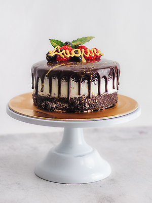 포토 JPG 해외이미지 직업 디자인 기념일 열매 과일 텍스트 딸기 기술 발렌타인데이 사랑 사람없음 빨간색 갈색 과자 케이크 요식업 초콜릿 얼음 어둠 페인트 젖음 생일 황금 우아함 도넛 달콤 떨어짐 유혹 컵케이크 크림 토핑 버터 반투명 식용 페스츄리 세련 버터크림 해외202310 해외포토 자연요소 식물 감정 산업 빵 컬러 컨셉 데이이벤트 디저트 이벤트 맛 파일형식