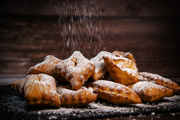 포토 JPG 해외이미지 전통 유럽 음식 백그라운드 날개 디저트 천사 요리 사람없음 파티 쿠키 케이크 얼음 축제 식사 빵집 튀김 껍질 흰색 이탈리아음식 달콤 맛 가루 설탕 굽기 광택 슈가파우더 페스츄리 핸드메이드 맛있는 해외202310 해외포토 자연요소 나라 빵 컬러 컨셉 서양음식 이벤트 상점 구이 파일형식