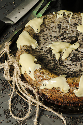 포토 JPG 해외이미지 식기 접시 밧줄 음식 컬러 부분 탁자 휴가 디저트 치즈 미술 사람없음 세로 초록색 케이크 검은색 식사 할로윈 회색 껍질 가을 흰색 달콤 유령 굽기 먹기 크림 유기농 깨 건강식 몬스터 정물화 페스츄리 핸드메이드 해외202310 해외포토 웰빙 계절 줄 빵 가구 식재료 모션 문화예술 유제품 조미료 맛 구이 그림 파일형식