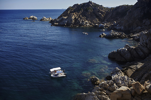 포토 JPG 해외이미지 유럽 모래 벽 바다 섬 여행 건축양식 자연 휴가 전등 거리 주택 파노라마 사람없음 야외 건물 여름 파란색 도시풍경 뷰티 탑 봄 이탈리아 도시 중세 역사 재산 도심 지중해 언덕 타운 랜드마크 옛날 진짜 해외202310 해외포토 건축물 계절 건축 나라 컬러 조명 촬영기법 풍경 금융 생태계 파일형식