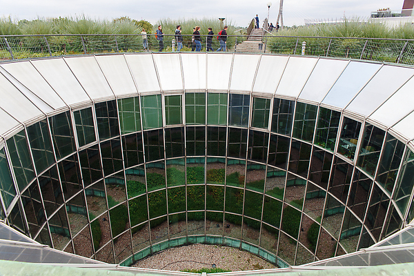 포토 JPG 해외이미지 모양 외관 벽 백그라운드 패턴 비즈니스 건축양식 창문 유리 표면 지붕 추상 주택 프레임 잔디 사람없음 건물 장식 사무실 반사 금속 도시 원형 투명 센터 상업 뼈대 기하학 폴란드 바르샤바 카피스페이스 미니멀리스트 해외202310 해외포토 도형 식물 건축물 건축 유럽 무늬 재질 공백 파일형식