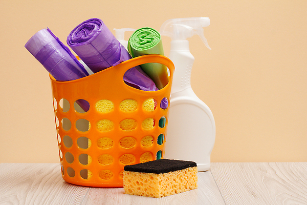 포토 JPG 해외이미지 비닐봉투 사람없음 바구니 깨끗함 청소도구 청소 세제 오브젝트 담기 스펀지 해외202310 해외포토 컨셉 모션 봉투 도구 파일형식