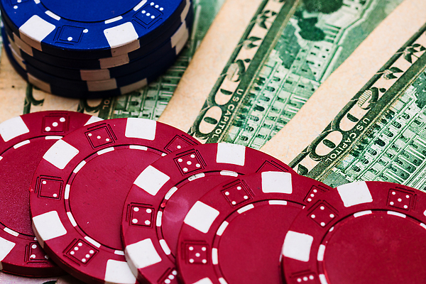 포토 JPG 해외이미지 라이프스타일 스포츠 컬러 돈 놀이 탁자 성공 사람없음 빨간색 초록색 파란색 쌓기 검은색 경쟁 장비 게임 우승 최고 행운 재산 도박 위험 카지노 기회 딜러 포커 중독 고립 라스베가스 승자 잭팟 텍사스 카피스페이스 해외202310 해외포토 가구 컨셉 모션 생활 금융 미국 공백 트럼프 파일형식