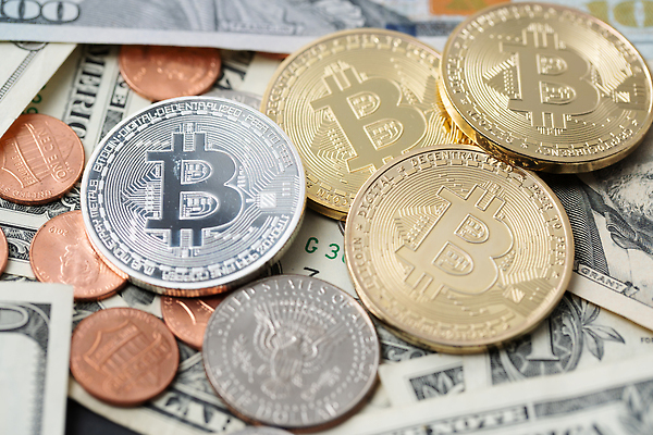 포토 JPG 해외이미지 백그라운드 컨셉 지폐 돈 인터넷 비즈니스 성공 사람없음 금융 경제 달러 디지털 동전 웹 유로 성장 시장 재산 황금 암호 발굴 심볼 사인 무역 투자 상업 전자 토막 계산서 매각 가상 해외202310 해외포토 산업 파일형식