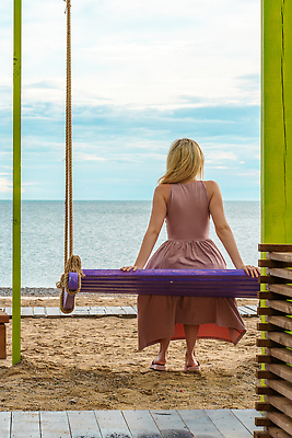 포토 JPG 해외이미지 라이프스타일 여자 행복 아시아 바다 섬 여행 컨셉 태국 자연 휴가 휴식 한명 사람 풍경 야외 물 여름 파란색 뷰티 여행객 평화 일몰 활발 기쁨 꿈 낭만 자유 전원 그네 휴양지 파라다이스 푸켓 해외202310 해외포토 자연요소 1 계절 감정 나라 컬러 생활 노을 장소 전기에너지 생태계 파일형식