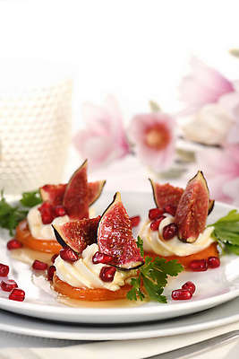 포토 JPG 해외이미지 접시 음식 조각 다이어트 채소 과일 부분 반찬 휴가 건강 사람없음 옆모습 파티 축제 식사 저녁식사 샐러드 축하 양념 아침식사 굽기 유기농 잔치 슬라이스 브런치 석류 꿀 요거트 무화과 점심식사 뷔페 채식주의자 페타치즈 해외202310 해외포토 식기 웰빙 뷰포인트 컨셉 치즈 유제품 이벤트 구이 채식 파일형식