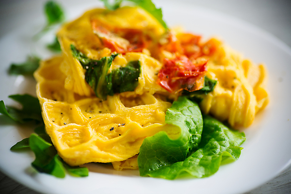 포토 JPG 해외이미지 접시 토마토 사람없음 와플 해외202310 해외포토 식기 채소 디저트 파일형식