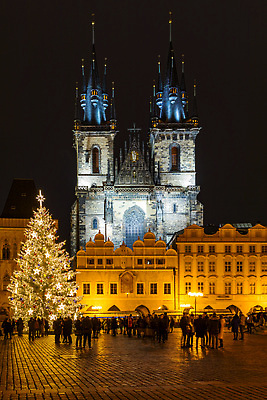 포토 JPG 해외이미지 유럽 기독교 종교 문화 여행 건축양식 하늘 주택 사람없음 건물 도시풍경 성당 교회 탑 놀람 도시 중세 역사 재산 정사각형 체코 프라하 타운 고딕 공화국 랜드마크 보헤미아 수도권 옛날 해외202310 해외포토 도형 건축물 건축 감정 나라 종교건축 표정 풍경 금융 지역 파일형식