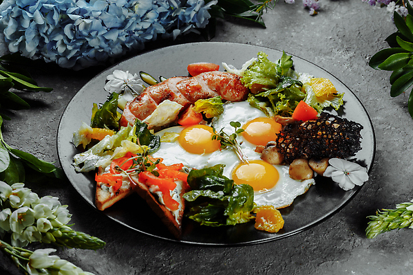 포토 JPG 해외이미지 전통 접시 영어 음식 빵 조각 포크 토마토 오렌지 아침 영국 콩 육류 돼지고기 요리 사람없음 목재 컵 계란 식사 버섯 튀김 소시지 칼 맛 아침식사 질병 상추 굽기 가득함 토스트 소금 베이컨 칼로리 버터 노른자 단백질 해로움 해외202310 해외포토 주간 나무 문자 식기 유럽 컨셉 채소 과일 식재료 재료 의학 곡류 알 가공식품 구이 영양소 파일형식