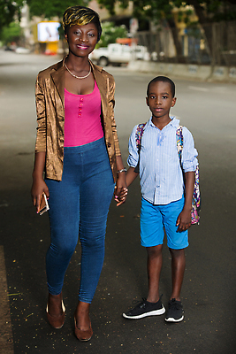 포토 JPG 해외이미지 학생 라이프스타일 여자 교육 아들 어린이 컨셉 가방 배낭 학교 엄마 손잡이 사람 야외 두명 학습 기쁨 모임 잡기 만족 바둑 돌봄 초보 해외202310 해외포토 잡화 감정 가족 모션 놀이 생활 파일형식