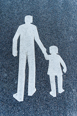 포토 JPG 해외이미지 무료이미지 도로 거리 경고 안전 사람없음 보행자 심볼 사인 교통안전 교통표지 해외202310 해외포토 길 교통 교통시설 파일형식 무료콘텐츠