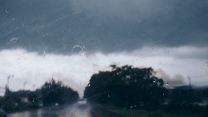 포토 JPG 해외이미지 도로 컬러 여행 백그라운드 패턴 창문 교통시설 모션 자동차 자연 유리 표면 날씨 추상 거리 사람없음 물 파란색 빛 반사 어둠 거품 운전 젖음 물방울 도시 투명 액체 고속도로 떨어짐 소프트포커스 빗방울 속도 질감 보케 폭풍 블러 해외202310 해외포토 자연요소 길 육상교통 교통 컨셉 무늬 재질 촬영기법 비_날씨 시설 생태계 파일형식