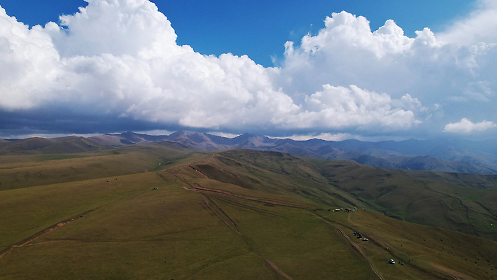 포토 JPG 해외이미지 식물 구름 문화 도로 여행 백그라운드 밭 농업 자국 자동차 자연 하늘 산 안테나 파노라마 풍경 사람없음 야외 초록색 여름 농작물 뷰티 농장 농경지 캠핑 시골 정상 숲 땅 언덕 전망대 내추럴 항공촬영 드론 밭일 스텝 조감도 카자흐스탄 수평선 해외202310 해외포토 자연요소 계절 산업 아시아 길 육상교통 뷰포인트 컬러 통신 교통시설 레저 촬영기법 생태계 파일형식