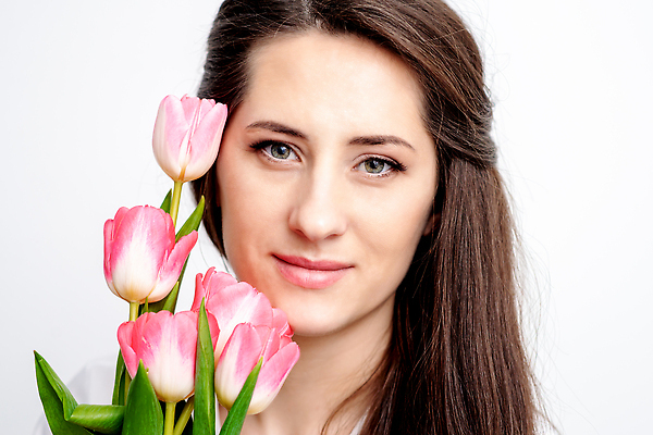 포토 JPG 해외이미지 백인 모델 헤어스타일 응시 여자 꽃 행복 얼굴 꽃다발 백그라운드 꽃무늬 자연 휴가 발렌타인데이 선물 사랑 한명 미소 사람 이벤트 성인 초록색 여름 뷰티 유행 놀람 봄 튤립 흰색 축하 신선 달콤 순수 돌봄 해외202310 해외포토 서양인 식물 1 시선 계절 감정 컬러 컨셉 무늬 모션 데이이벤트 표정 신체부위 맛 생태계 파일형식