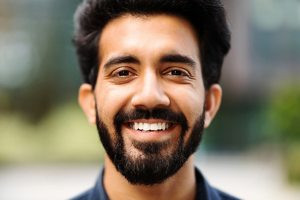 포토 JPG 해외이미지 직업 라이프스타일 남자 행복 안경 얼굴 비즈니스 중동 사업가 성공 노동자 수염 거리 한명 서기 미소 사람 야외 사무실 유행 공백 도시 업무 비즈니스맨 자신감 센터 이슬람교 인도인 종업원 경영자 동쪽 아랍어 힌두교 힙스터 해외202310 해외포토 외국인 1 잡화 패션 감정 나라 종교 컨셉 모션 표정 동양인 생활 신체부위 작업 직장인 방향 리더 파일형식