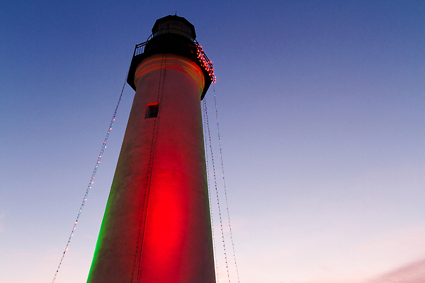 포토 JPG 해외이미지 바다 섬 겨울 건축양식 표시 휴가 등대 안전 사람없음 빨간색 빛 여행객 탑 항구 미국 흰색 역사 큼 네비게이션 랜드마크 옛날 중고 텍사스 항해사 해외202310 해외포토 직업 건축물 계절 건축 컬러 북아메리카 교통시설 사람 크기 파일형식
