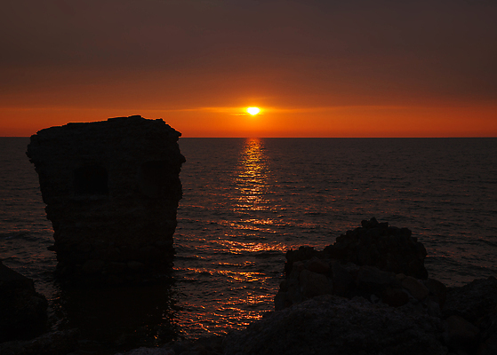 포토 JPG 해외이미지 구름 유럽 벽 파도 바다 건축양식 하늘 바람 풍경 사람없음 야외 건물 물 태양 일몰 성 역사 저녁 버리기 폐허 군용 전쟁 시멘트 구식 깨짐 라트비아 랜드마크 썩음 옛날 콘크리트 해외202310 해외포토 자연요소 건축물 건축 나라 컨셉 모션 날씨 군대 북유럽 노을 야간 파일형식