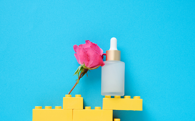 포토 JPG 해외이미지 꽃 사람없음 뷰티 화려 피부관리 아로마테라피 레고 공병 에센스 해외202310 해외포토 식물 컨셉 장난감 화장품 테라피 병_담는 파일형식