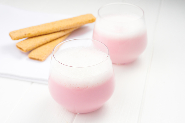 포토 JPG 해외이미지 라이프스타일 웰빙 커피 음료 음식 분홍색 컬러 백그라운드 탁자 미술 사람없음 컵 빨간색 뷰티 장미 유행 상점 거품 카페 우유 수확 흰색 뜨거움 아침식사 정상 유기농 질감 바리스타 카푸치노 카페테리아 건강식 내추럴 라떼 비트 양조 카페인 디톡스 해외202310 해외포토 직업 식기 꽃 가구 농업 채소 문화예술 유제품 건강 생활 식사 파일형식