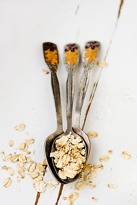 포토 JPG 해외이미지 음식 백그라운드 다이어트 건강 사람없음 목재 숟가락 봄 수확 흰색 맛 아침식사 몸무게 시리얼 날씬함 쏟아짐 칼로리 거짓말 오트밀 해외202310 해외포토 나무 계절 컬러 컨셉 농업 재료 모션 수저 식사 몸매 파일형식 귀리