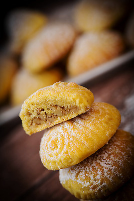 포토 JPG 해외이미지 전통 음식 백그라운드 디저트 부활절 사탕 요리 동양인 사람없음 쿠키 과자 빵집 견과류 신선 날짜 달콤 맛 설탕 굽기 지중해 먹기 가득함 반죽 대추 동쪽 칠면조 라마단 아랍어 페스츄리 피스타치오 맛있는 튀르키예 해외202310 해외포토 기념일 아시아 빵 바다 컨셉 모션 조류 인종 상점 구이 방향 파일형식