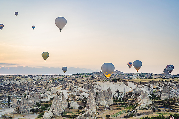 포토 JPG 해외이미지 여행 하늘 사람없음 야외 일몰 로맨틱 열기구 돌산 튀르키예 해외포토 아시아 컨셉 항공교통 산 노을 파일형식