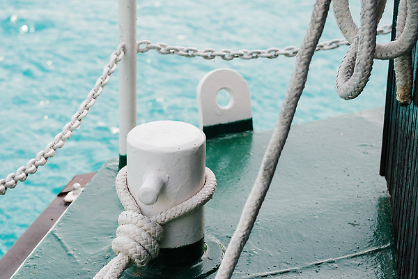 포토 JPG 해외이미지 호수 밧줄 바다 여행 백그라운드 이동 교통시설 항해 안전 사람없음 물 파란색 금속 항구 장비 흰색 잡기 보트 구출 보호 큼 묘사 오브젝트 함선 매듭 암초 거짓말 조이기 해외202310 해외포토 자연요소 줄 컬러 교통 컨셉 배_교통 모션 재질 도움 크기 시설 파일형식