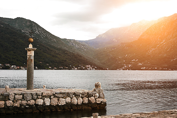 포토 JPG 해외이미지 나무 구름 꽃 호수 바다 섬 여행 건축양식 자연 하늘 휴가 산 파노라마 풍경 사람없음 물 여름 태양 뷰티 교회 마을 항구 일몰 가을 바위 도시 최고 만 역사 폐허 암초 천연기념물 모터 랜드마크 몬테네그로 부드바 순례자 옛날 해외202310 해외포토 자연요소 식물 계절 건축 종교건축 교통시설 촬영기법 건물 노을 돌_바위 생태계 파일형식