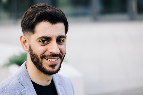 포토 JPG 해외이미지 백인 직업 여자 감정 얼굴 비즈니스 사업가 성공 수염 갈색머리 직장 건강 한명 미소 사람 정장 사무실 흰색 작업 비즈니스맨 자신감 대표 피부관리 컨설턴트 경영자 긍정 열정 비서 다민족 경영 독립 우크라이나 패기 해외202310 해외포토 서양인 1 헤어스타일 옷 남자 유럽 컬러 컨셉 회사 표정 신체부위 뷰티 직장인 전문직 상담 리더 파일형식